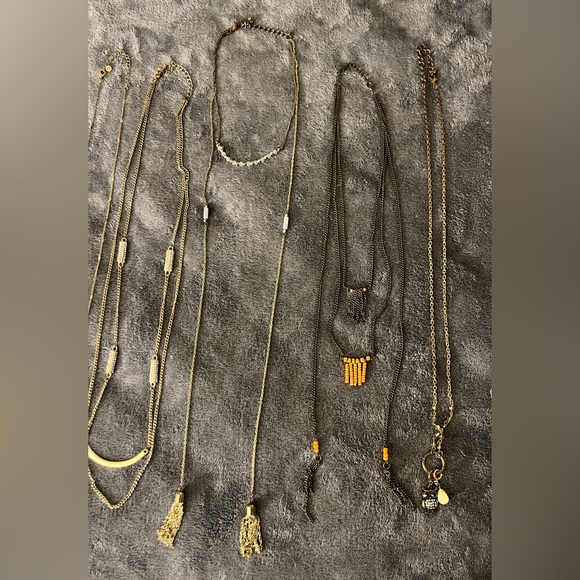 Collection of 7 long length necklaces - Picture 3 of 3